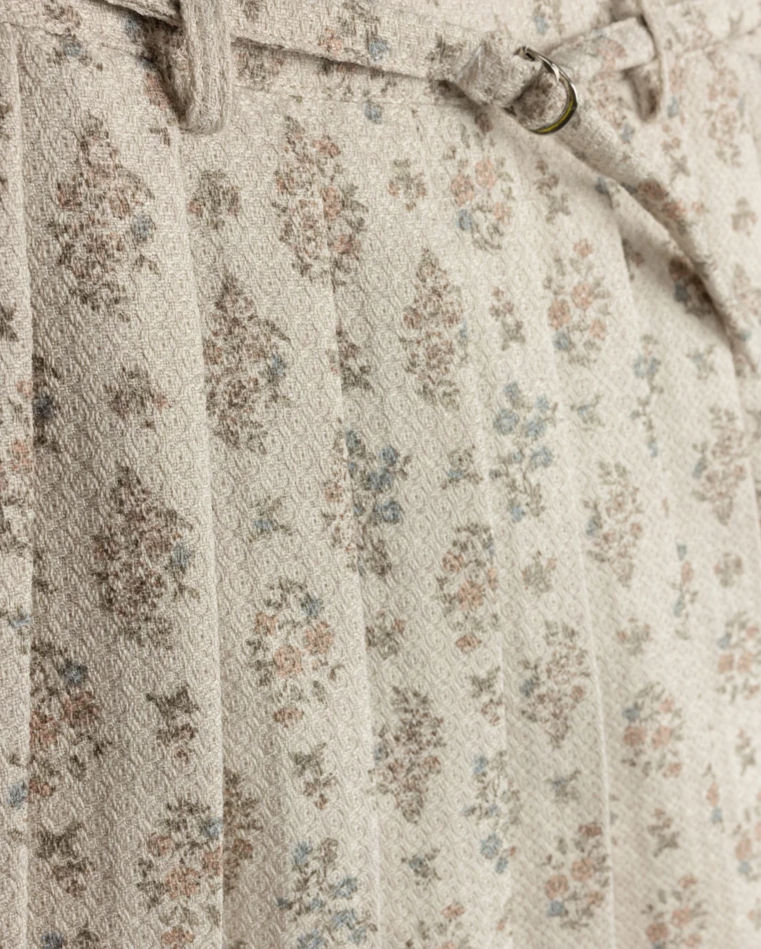 Beam Belted Box Pleated Floral Skirt - Image 2