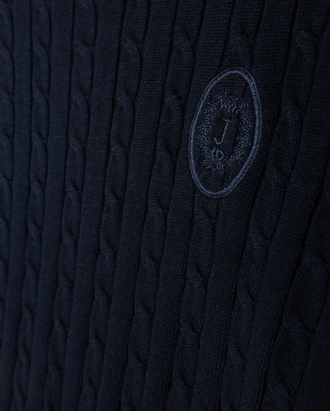 Crest Detailed Cable Knit Sweater - Image 4