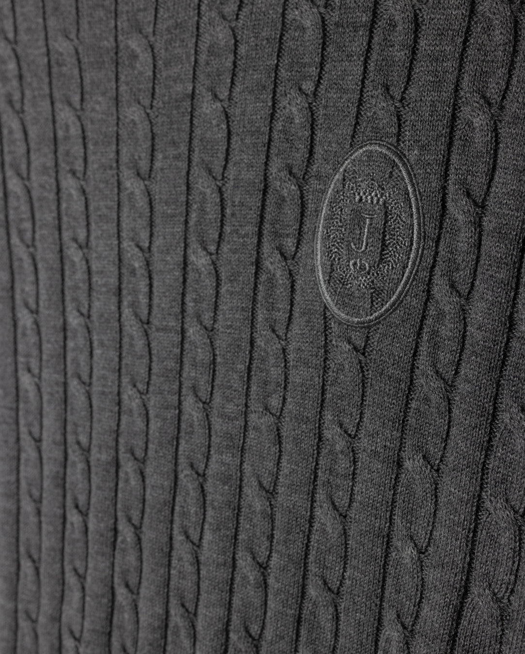 Crest Detailed Cable Knit Sweater - Image 8